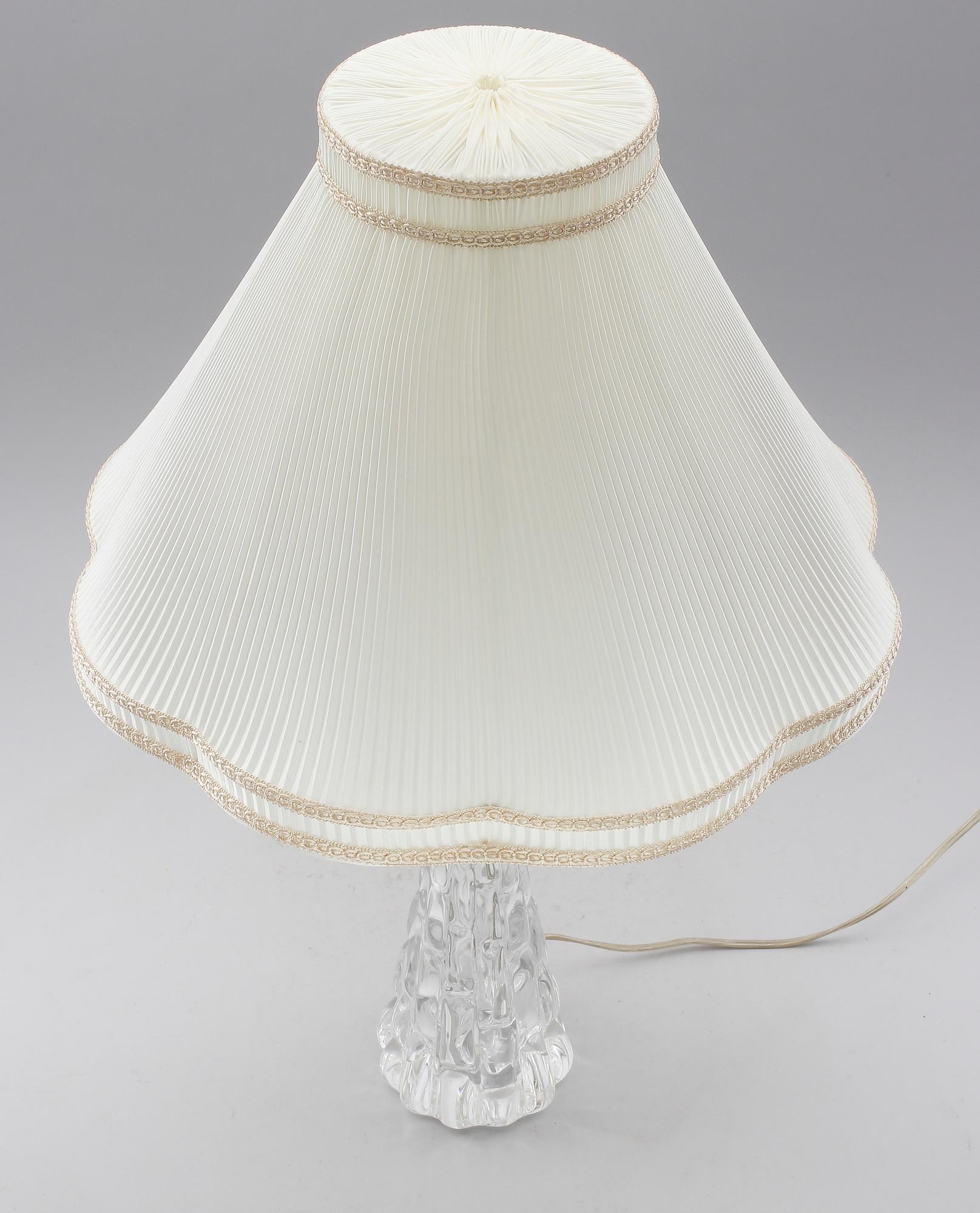 BORDSLAMPA, glas, Carl Fagerlund, Orrefors, 1900-talets andra hälft.