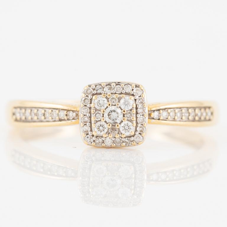 Ring, 18K gold with small brilliant-cut diamonds.