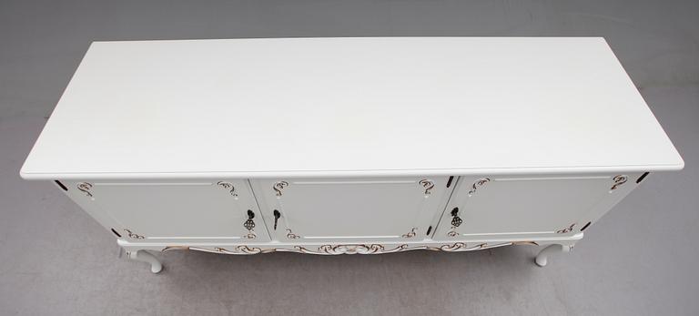 SIDEBOARD, rokokostil, Laitala, Finland, 1900-talets andra hälft.
