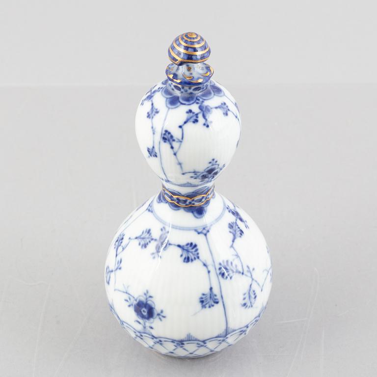 A 'Blue Fluted' porcelain flask with stopper, Royal Copenhagen, 19th century.