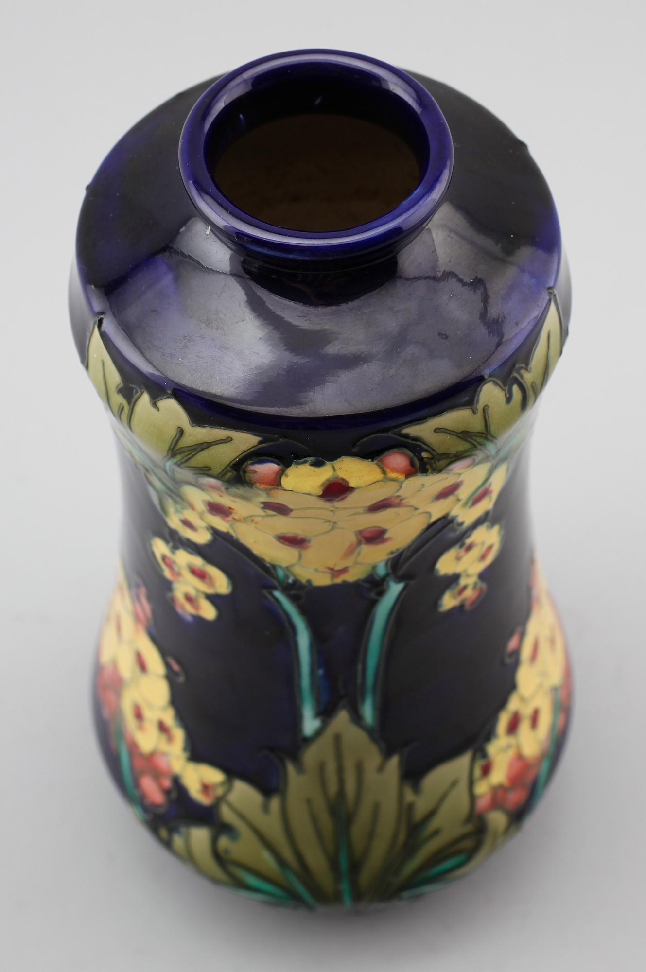 VAS, keramik, Minton, England, omkring år 1900.