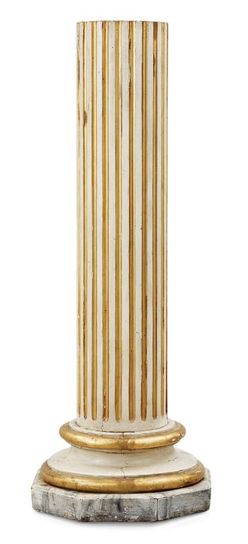 KOLONN. Gustaviansk stil, Sverige, 1900-talets första hälft.