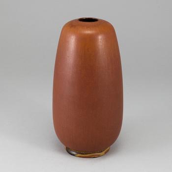 ERICH & INGRID TRILLER, a stoneware vase from Tobo, signed.