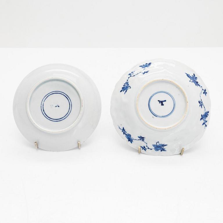 Four pieces of Chinese 18th-century export blue and white porcelain, Qianlong (1736-95).