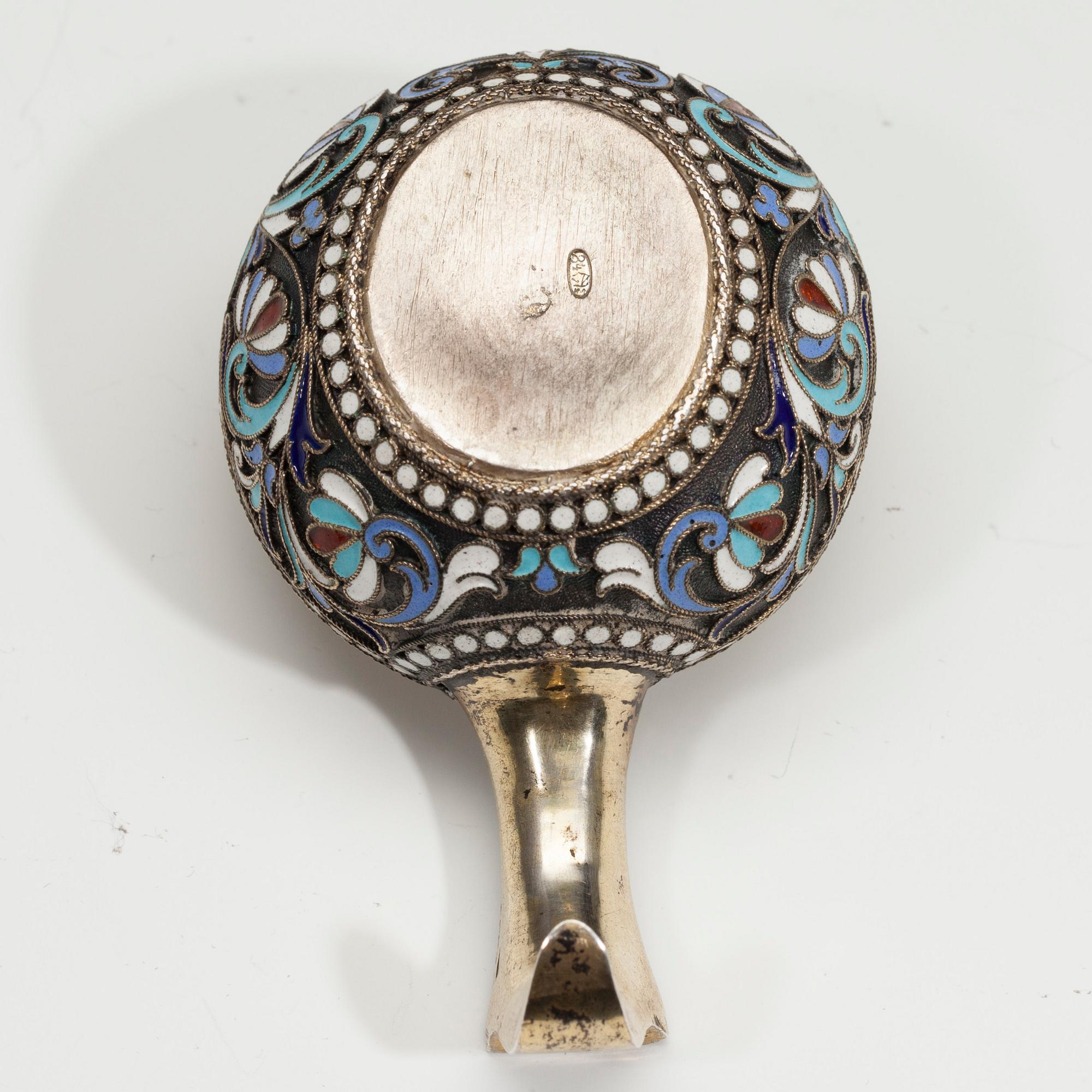 KÅSA, silver och emalj, cloisonné, Ryssland ca 1900.