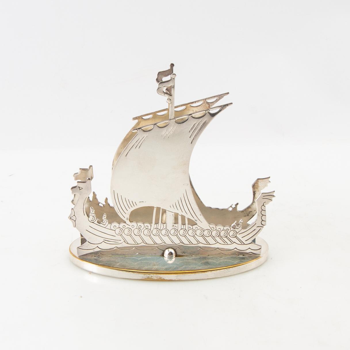 Napkin holders, 4 pieces, silver-plated, first half of the 20th century.