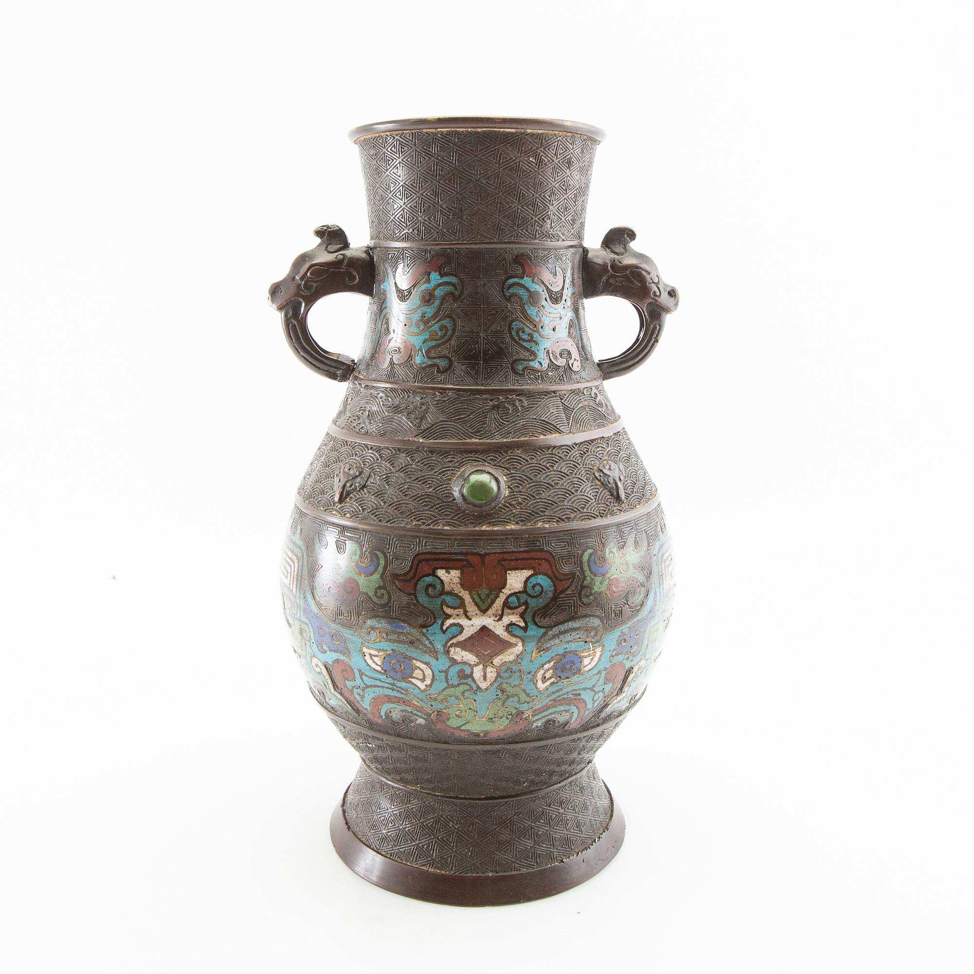 Vase Japan late Meiji (1868-1912) bronze and champlevé.