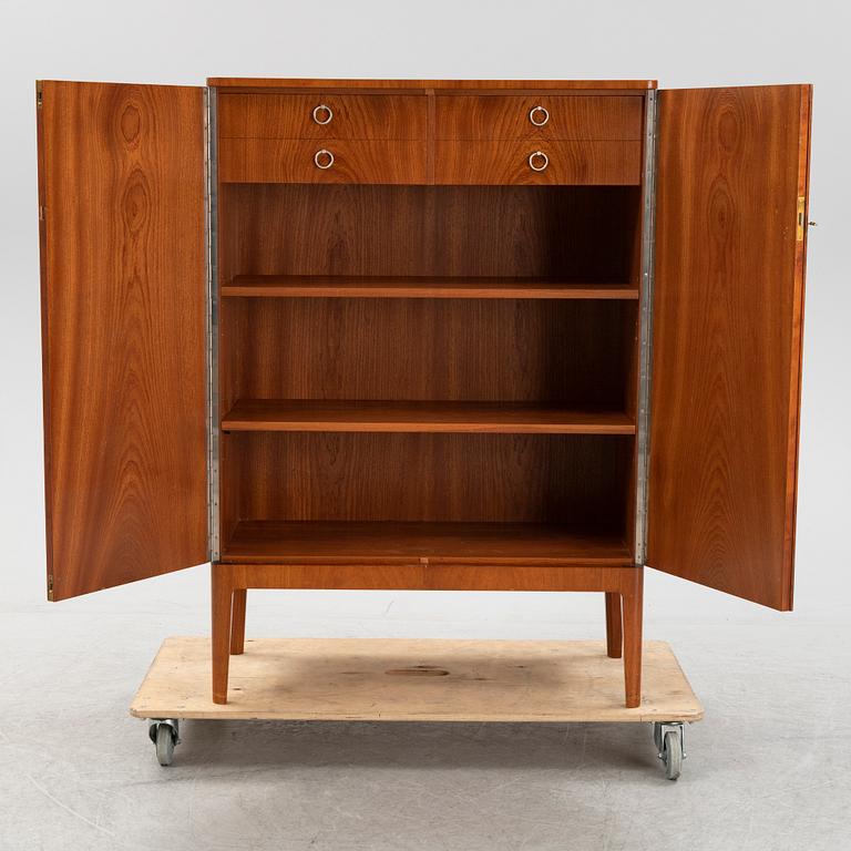 A Swedish Modern cabinet from Tranås Möbelfabrik AB, 1940's.