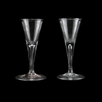 SNAPSGLAS, 2 st, troligen 1700-tal.