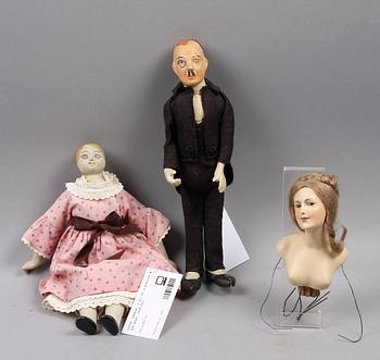 DOCKOR, 3 st, bl a porslin och gips, 1900-tal.