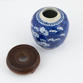 Bojan / kruka, porslin, Kina, 1900-tal.