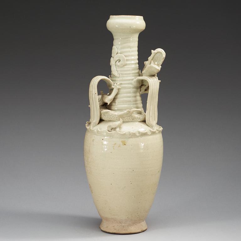 A Qingbai glazed vase, Song/Yuan dynasty.