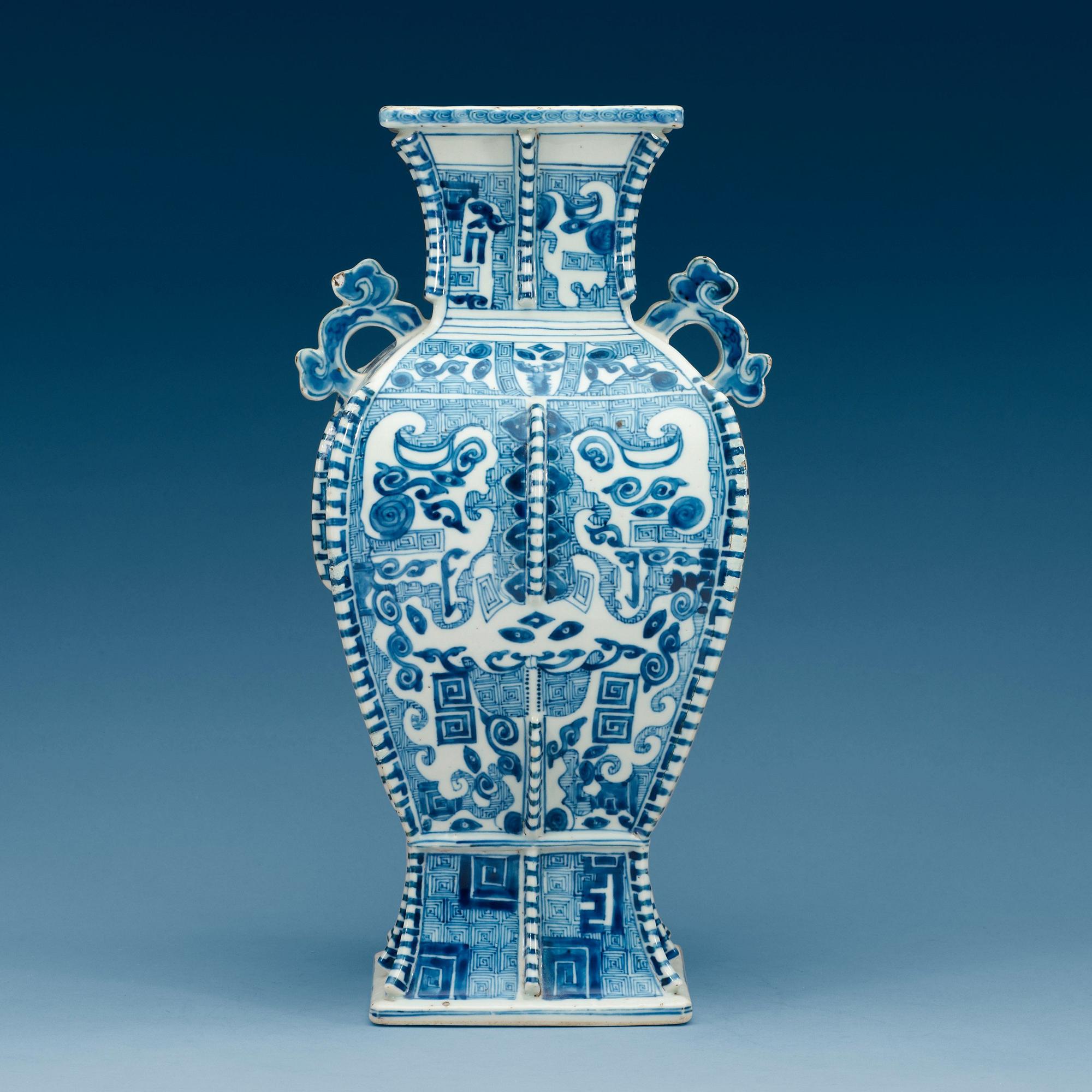A rare blue and white archaistic bronze shaped vase, Qing dynasty, Kangxi (1662-1722).