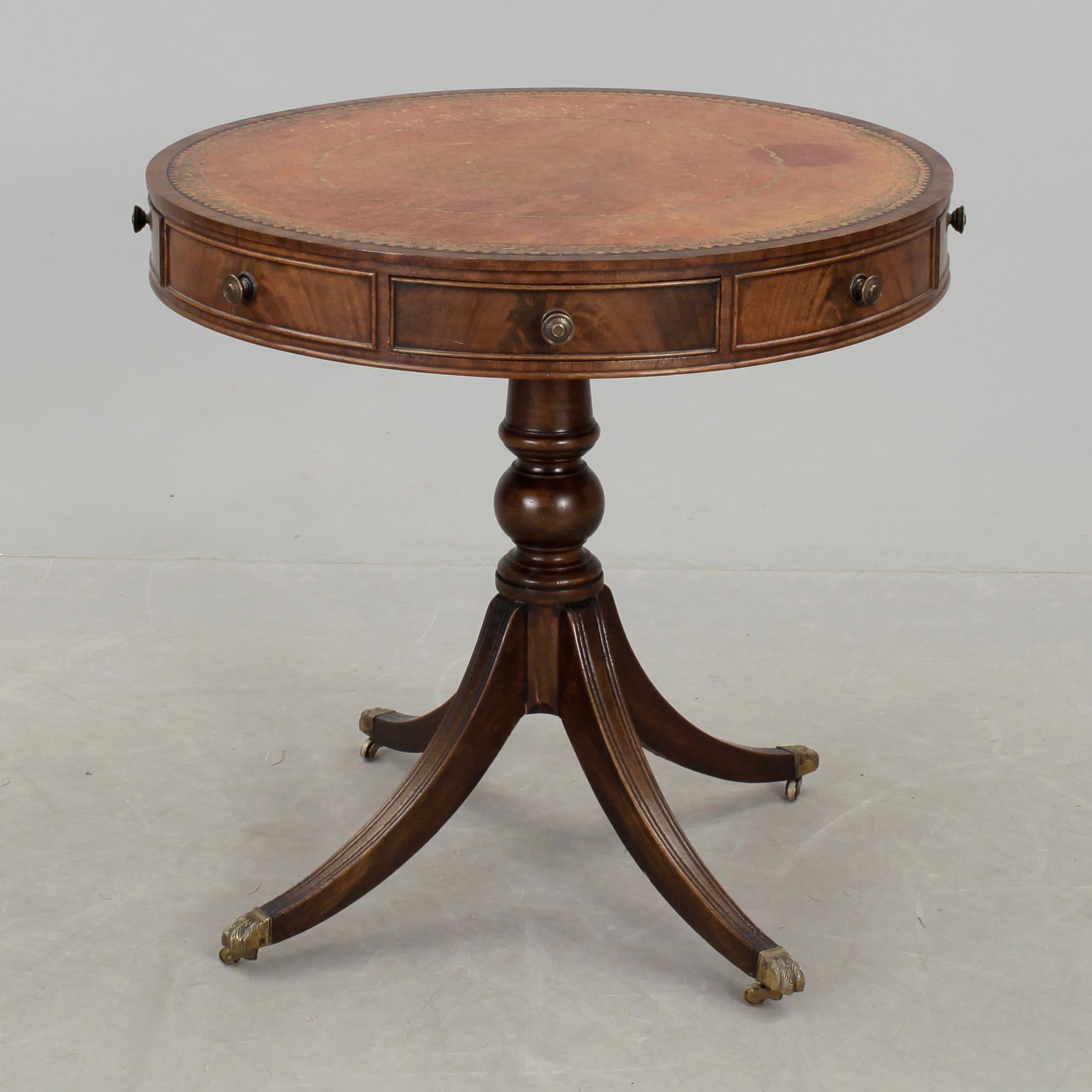 KARUSELLBORD, mahogny, engelsk stil, 1800-talets senare hälft.