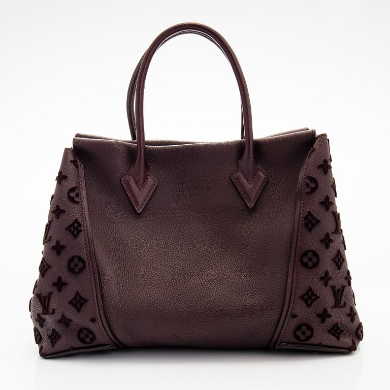 Louis Vuitton, a 'Veau Cachemire W Tote PM' bag.