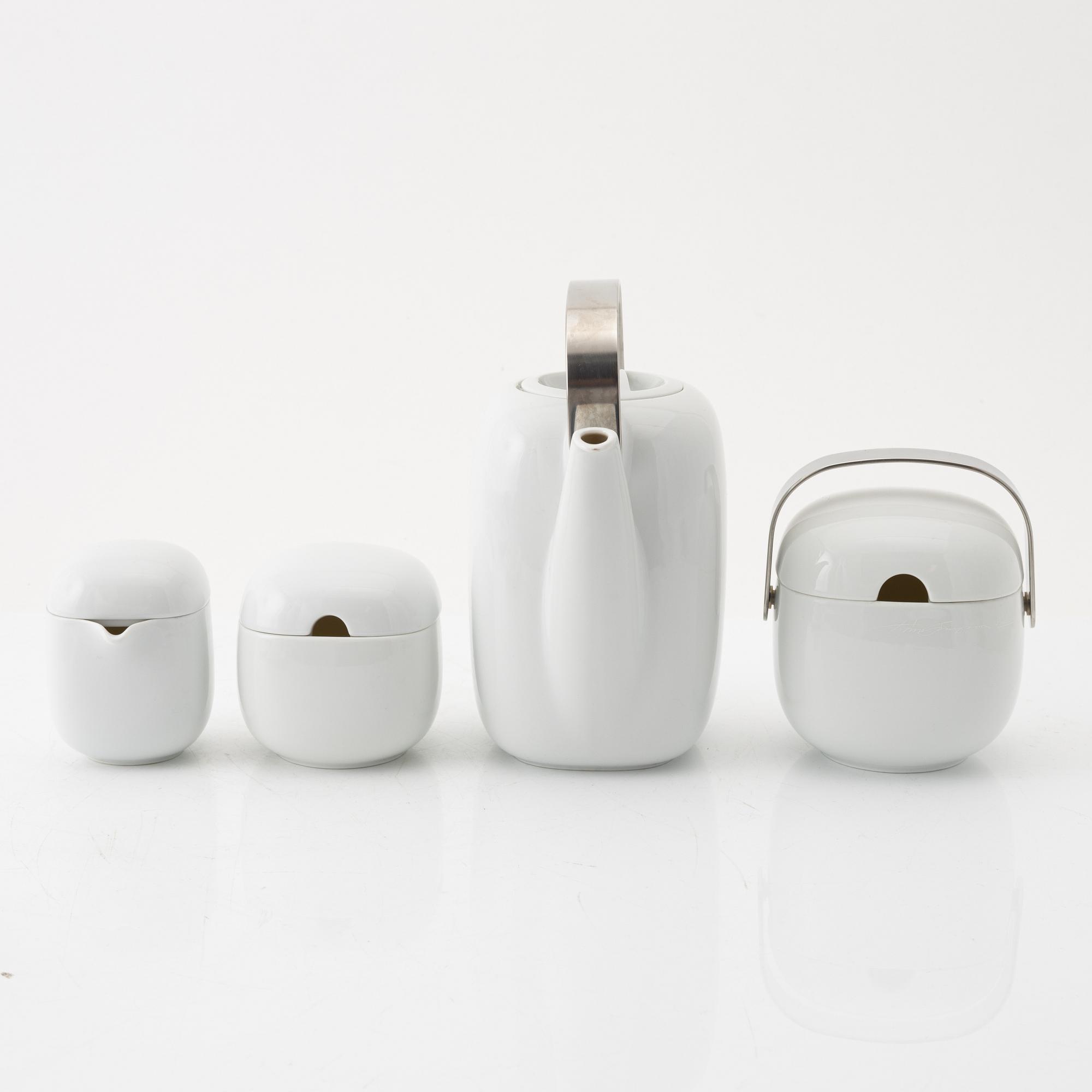 Timo Sarpaneva, a 69-piece 'Suomi' porcelain dinner service, Rosenthal Studio-linie, Germany.