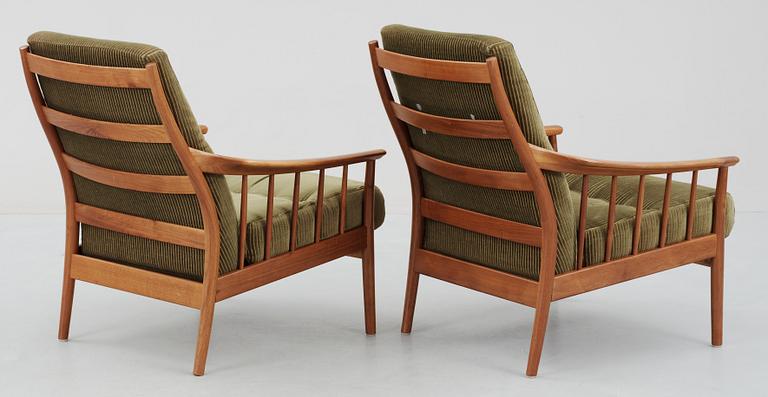FÅTÖLJER, ett par, 1960/70-tal.