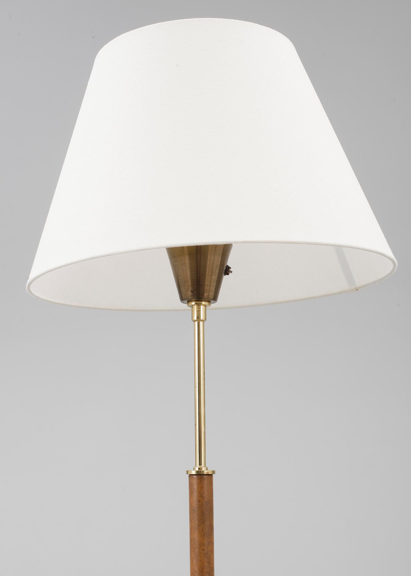 GOLVLAMPA, 1900-talets mitt.