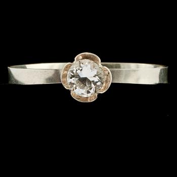 ARMRING, sterlingsilver med fasettslipad bergkristall, Alton, Falköping, 1975. Vikt 13 g.