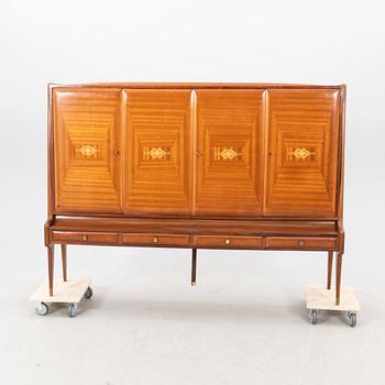 A 1950s Italien mahogany cabinet.