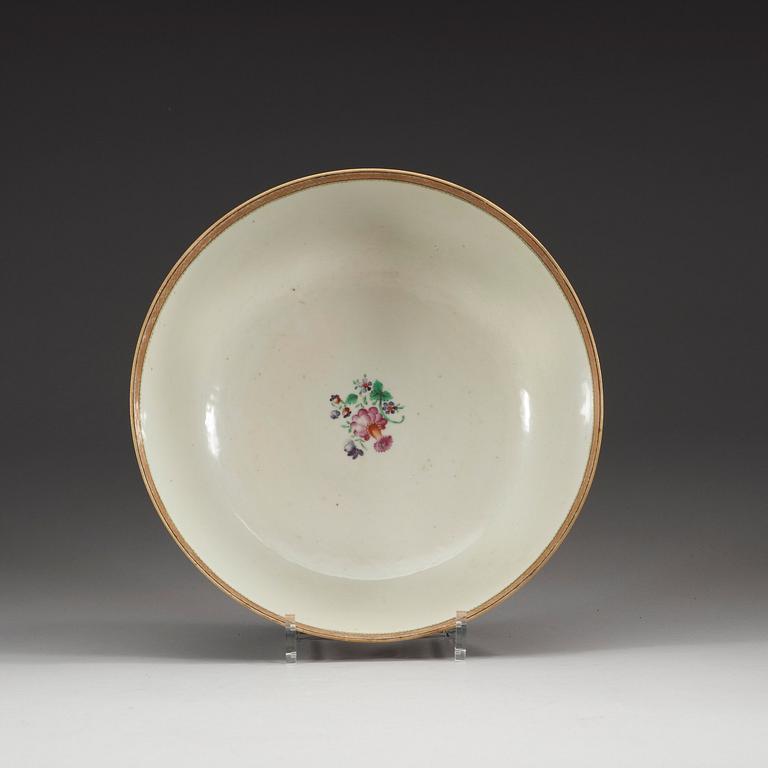 A famille rose punch bowl, Qing dynasty, Qianlong (1736-95).