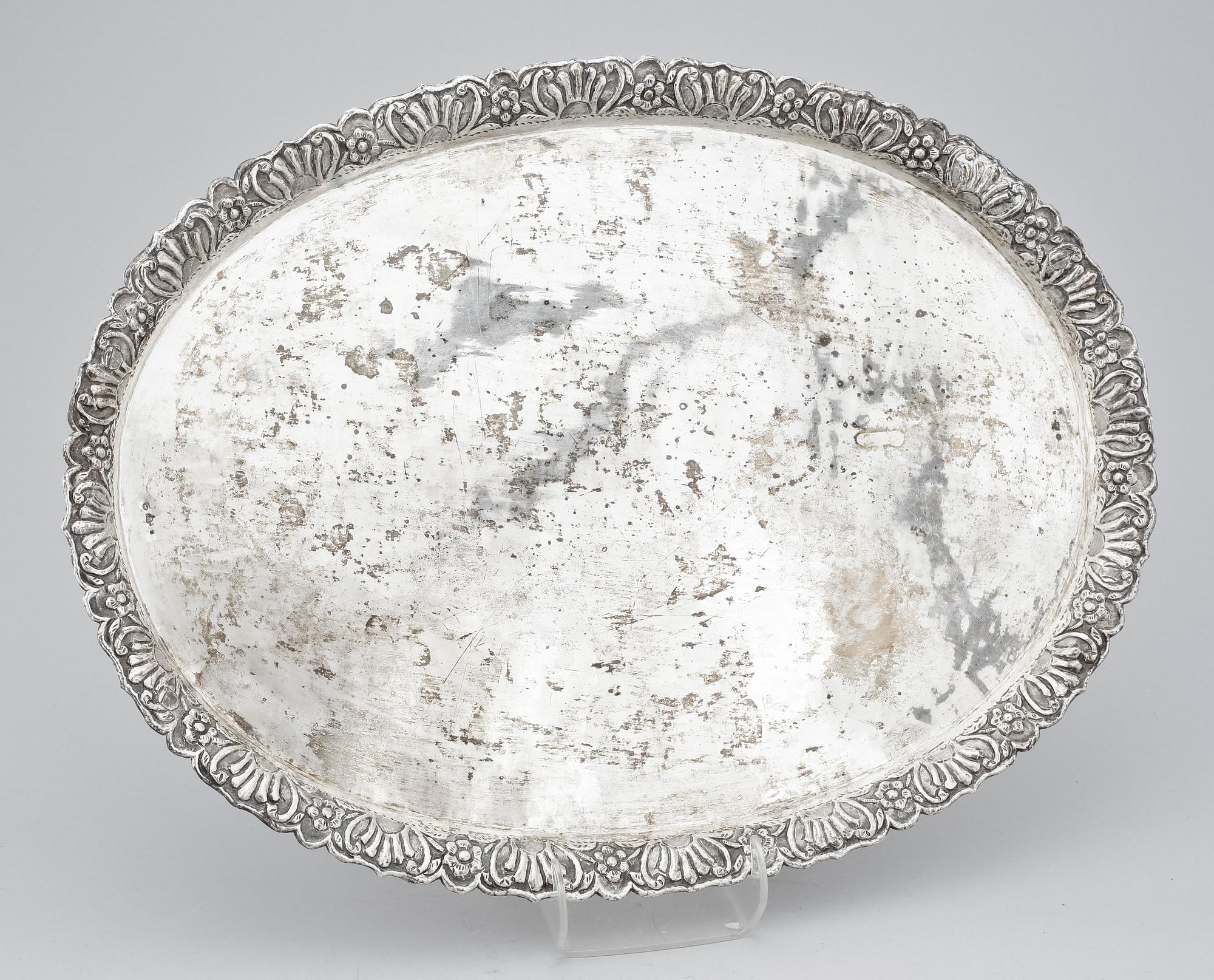 BRICKA, silver, Turkiet, 1900-tal. Vikt ca 1300 gram.