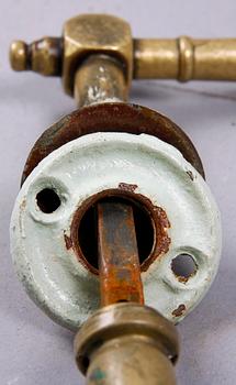 DÖRRHANDTAG, 6 par, mässing. 1800/1900-tal.