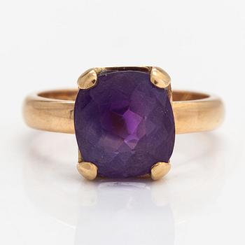Ring, 18K guld och ametist. Uuno Virtanen, Tammerfors 1953.