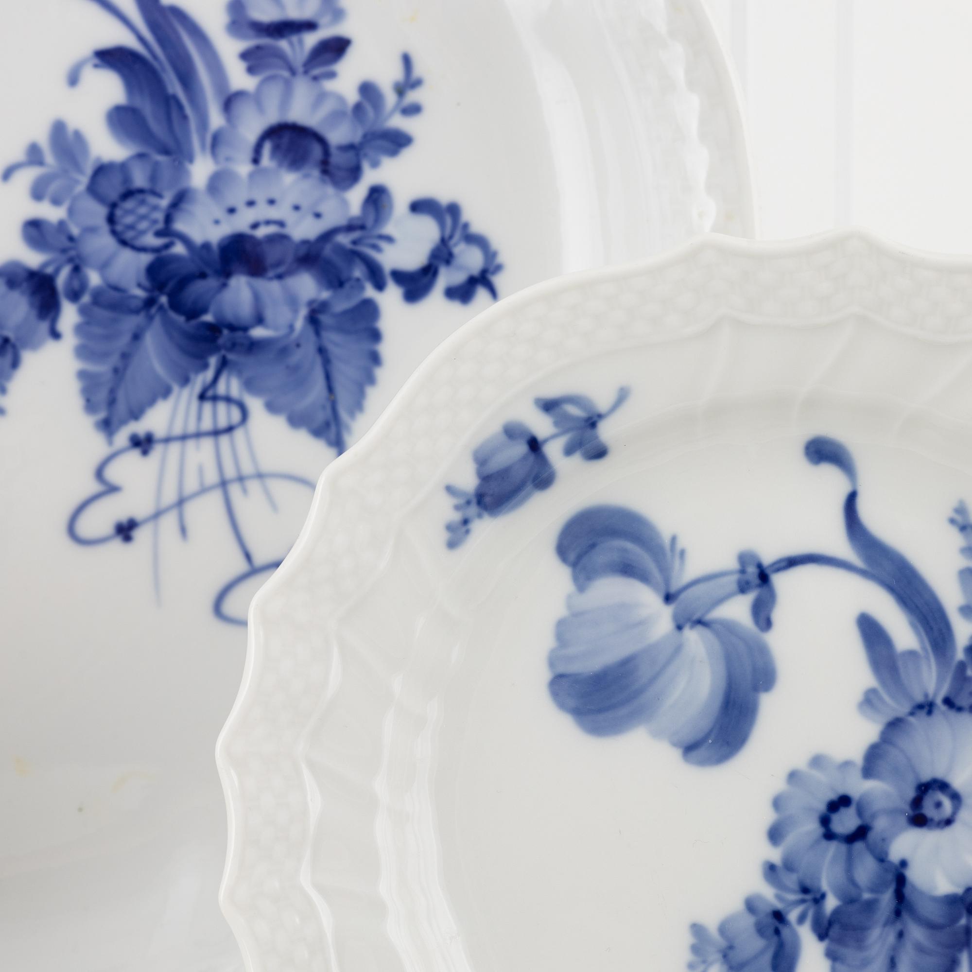 Royal Copenhagen, mat-och kaffeservis, 72 delar, porslin, "Blå blomst", Danmark.