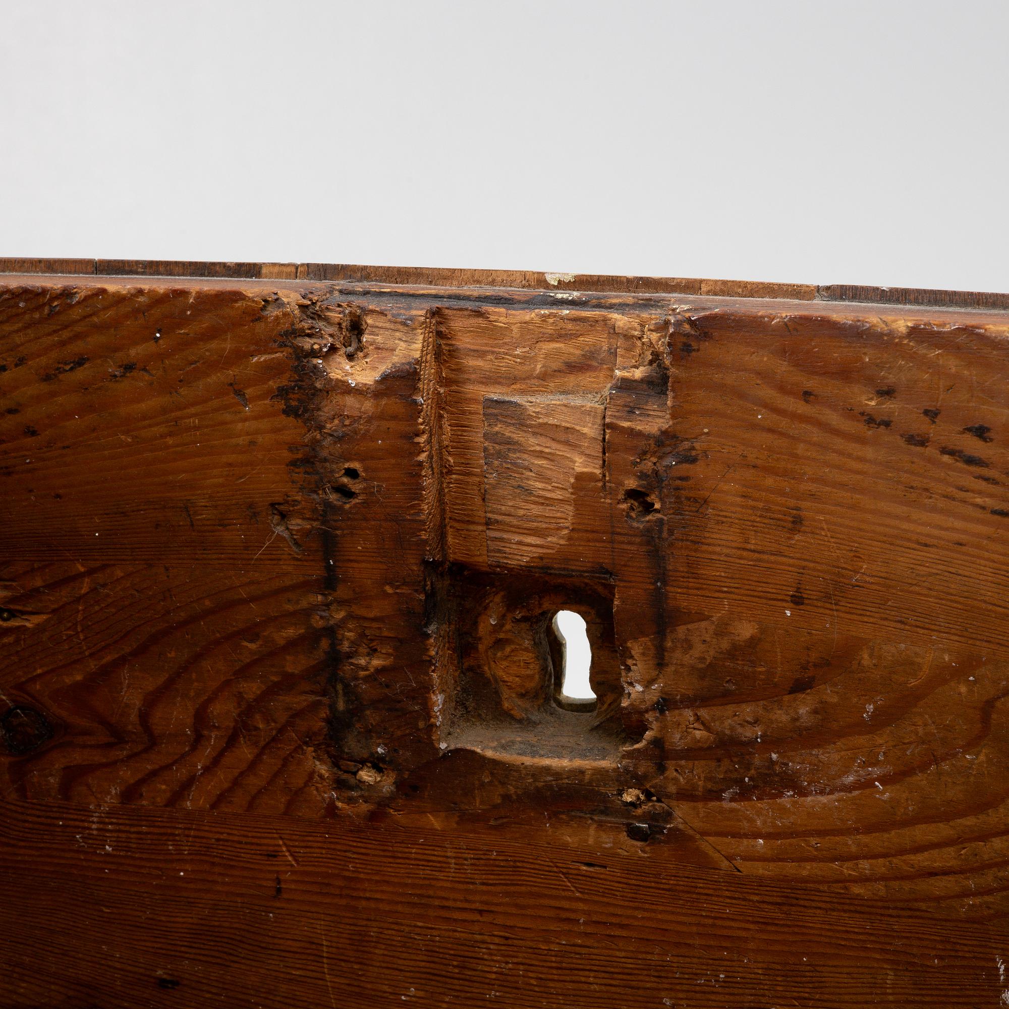 Byrå, rokoko, i Johan Åbrandts art (Stockholm 1749-1773),  1700-talets andra hälft.