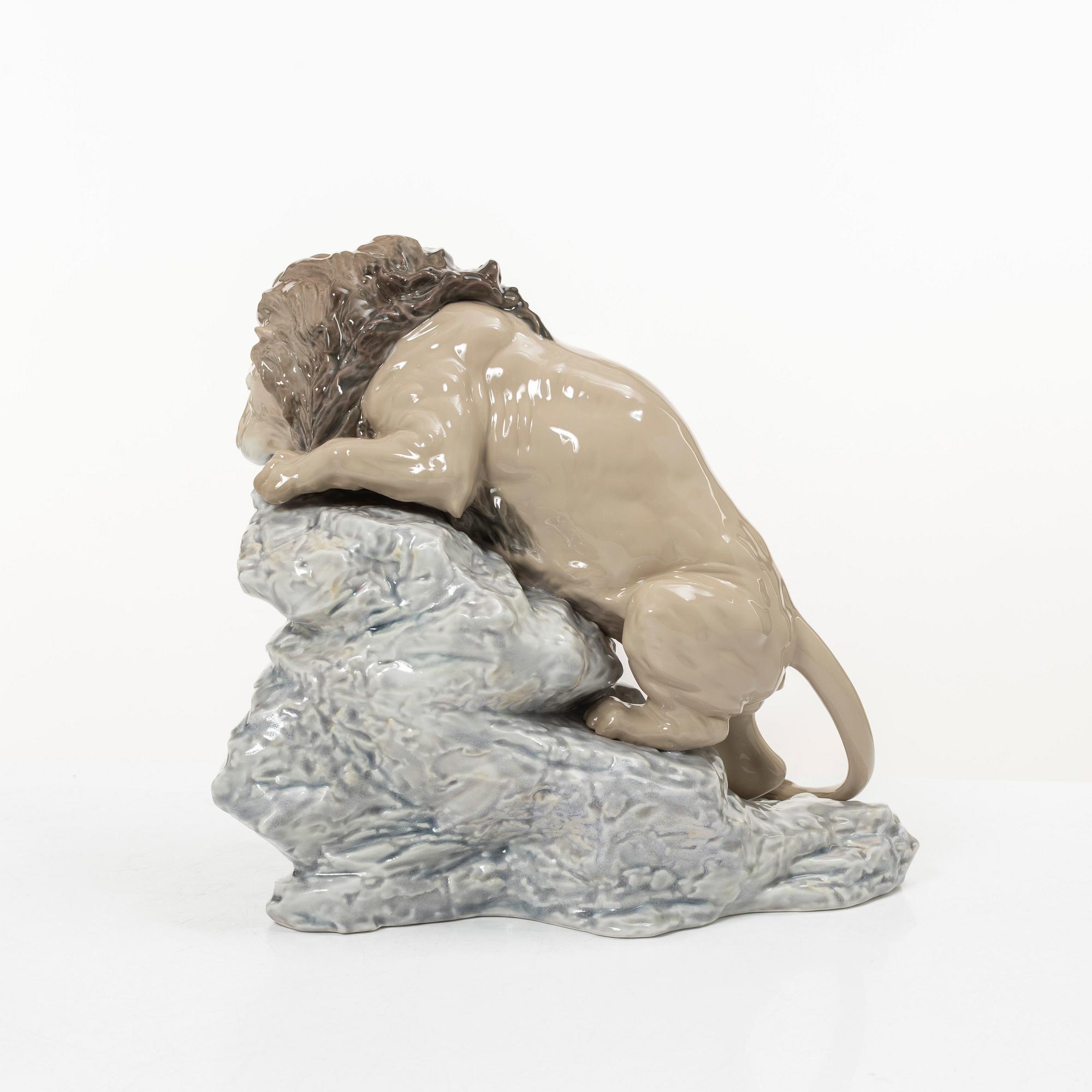 Lladró, figurin, "Lion pouncing", Spanien.