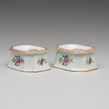 A pair of famille rose salts, Qing dynasty, Qianlong (1736-95).