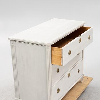 A painted Gustavian style chest of drawers. 20th Century.
