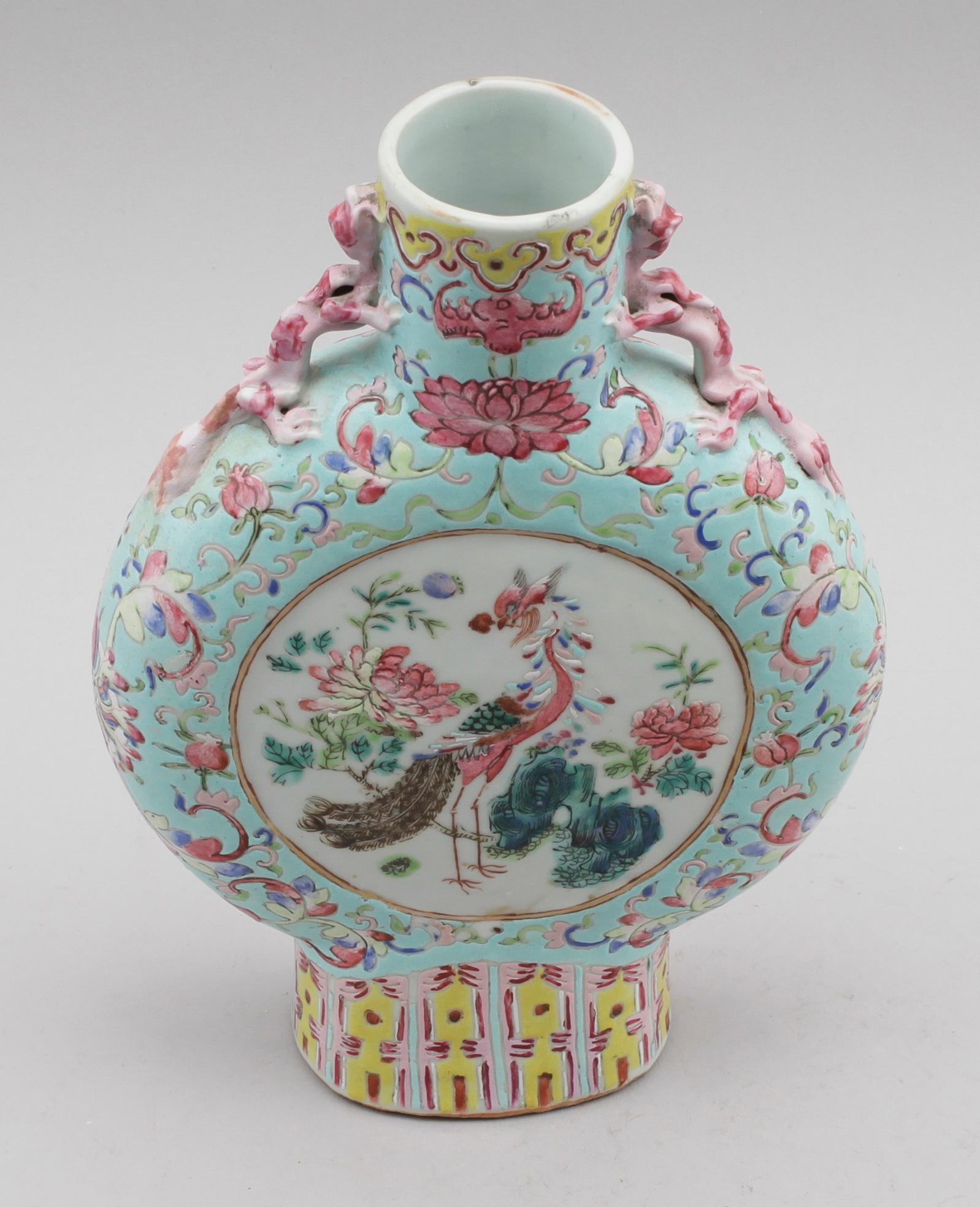 PILGRIMSFLASKA, porslin, Kina, 1800-/1900-tal.