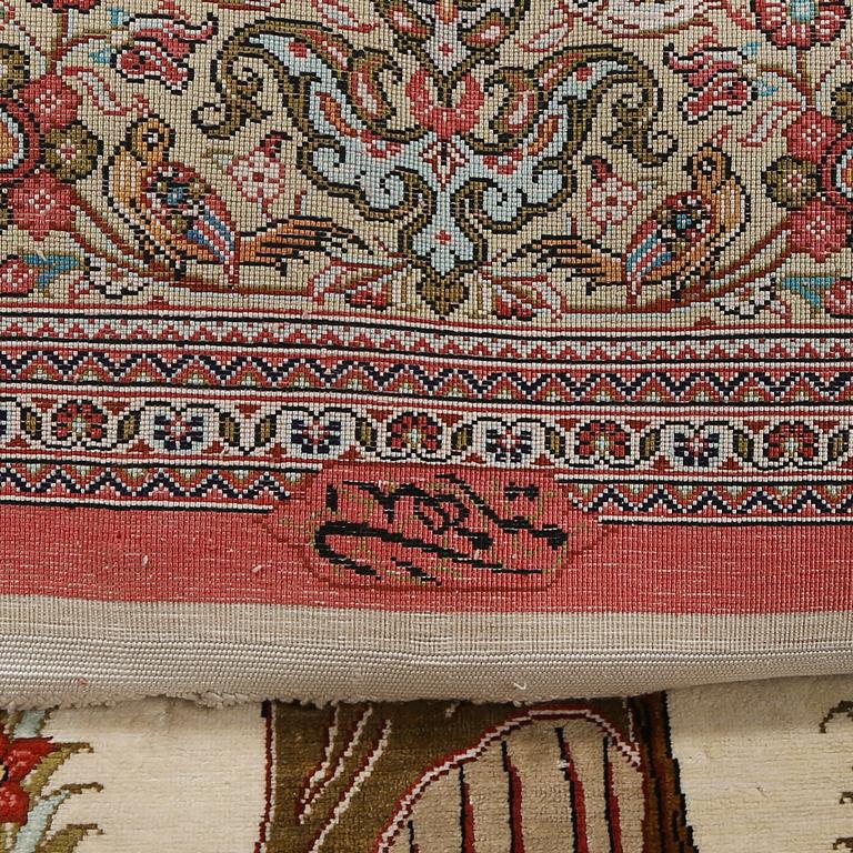 MATTA, ghom, silke, signerad (möjligen Mir-Mehdi), ca 150 x 104 cm.