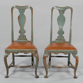 STOLAR, ett par, senbarock, 1700-talets mitt.