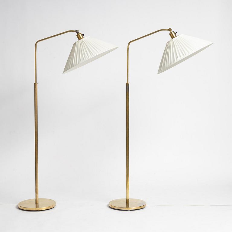 Harald Notini, a pair of floor lamps model "15230", Arvid Böhlmarks Lampfabrik, Stockholm, 1940s.