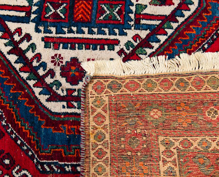 A rug,  Afshar, semi-antique. Approx. 189x158 cm.