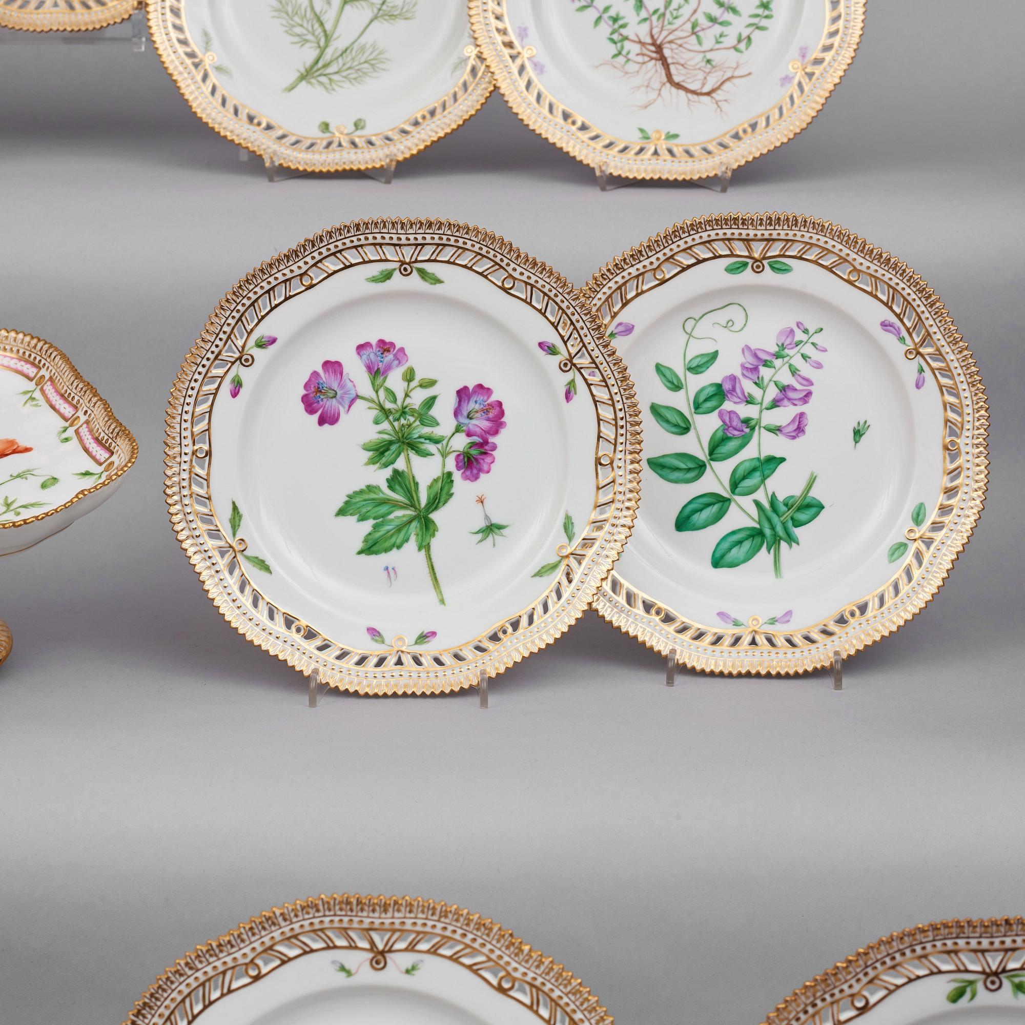 A part Royal Copenhagen 'Flora Danica' dessert service, Denmark, 20th Century. (15 pieces).