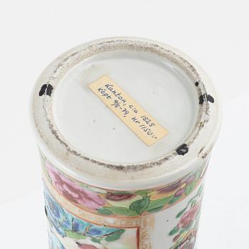 Vas, porslin, kanton, Kina, Qingdynastin, 1800-talets första hälft.