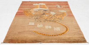 Matta, Mongoliet, antik, omkring 1900, ca 168 x 94 cm.