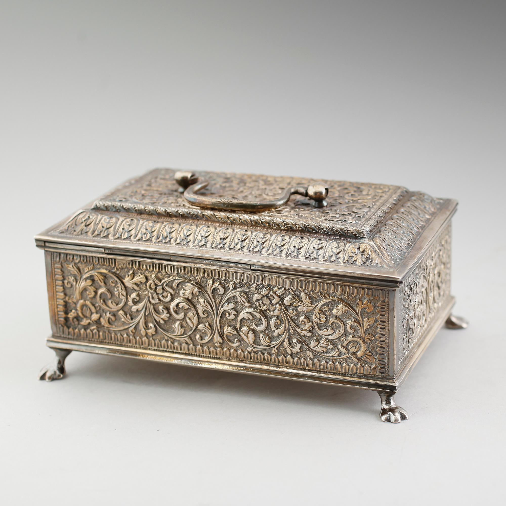 SKRIN, silver, 1900-talets första hälft. Vikt ca 447 gram.