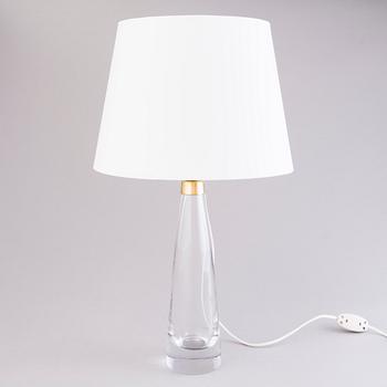 LISA JOHANSSON PAPE, a late 1940's '2505' table lamp for Orno/Karhula.