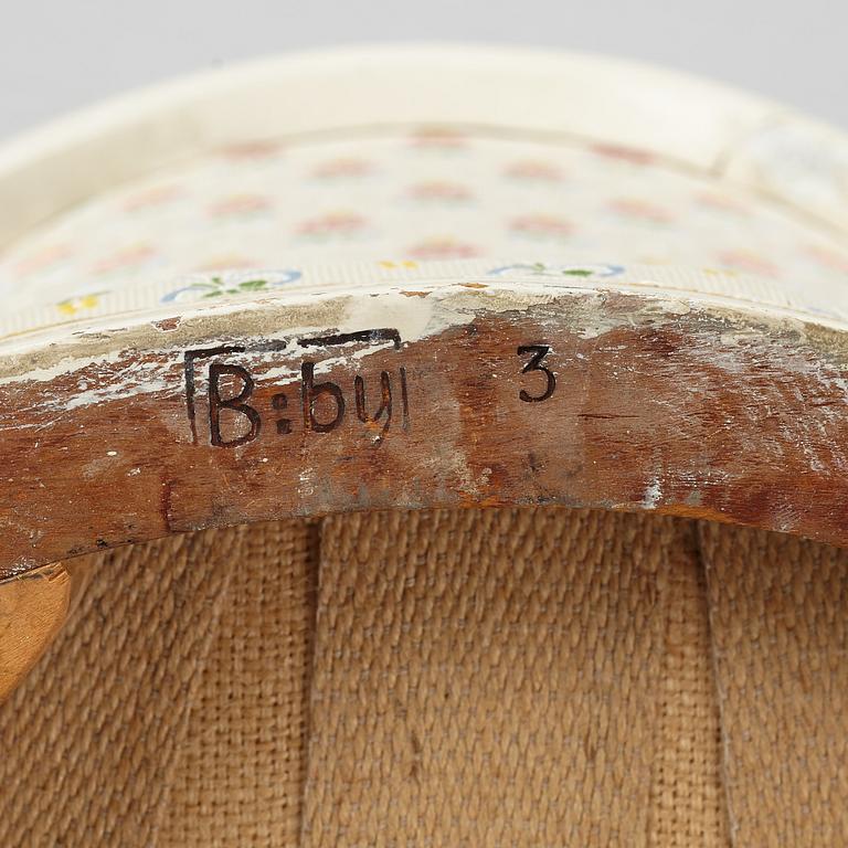 Karmstolar, ett par, Gustavianska, sent 1700-tal.