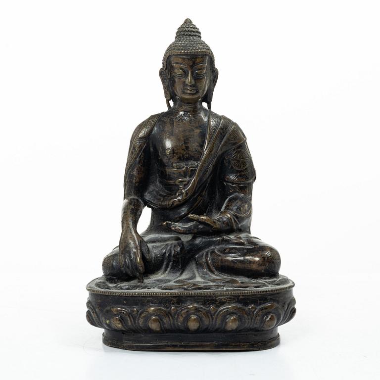 A bronze figure of Buddha, 20th century.