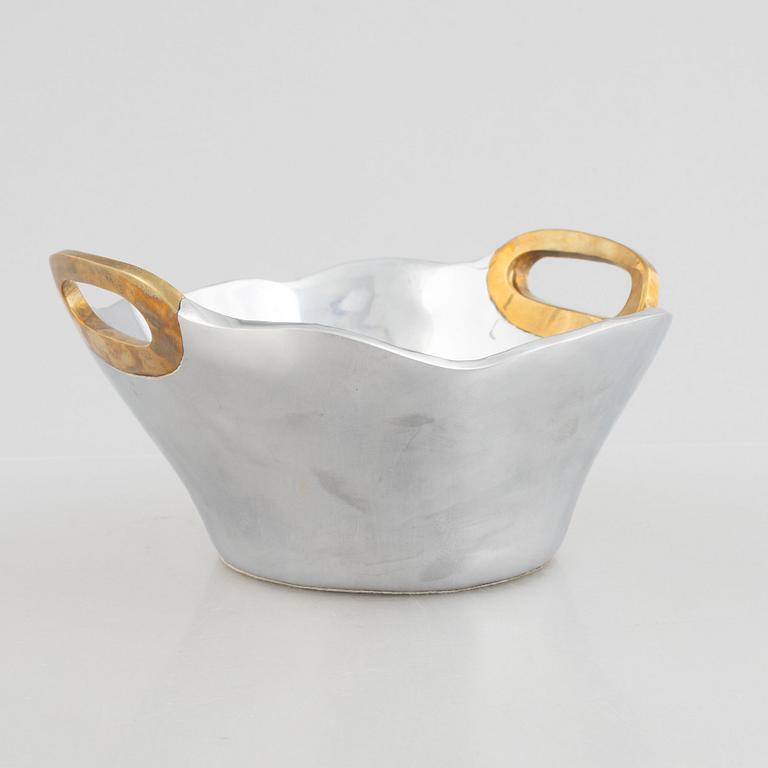 David Marshall, skål med handtag, gjuten aluminium och mässing, Spanien, 1900-talets andra hälft.