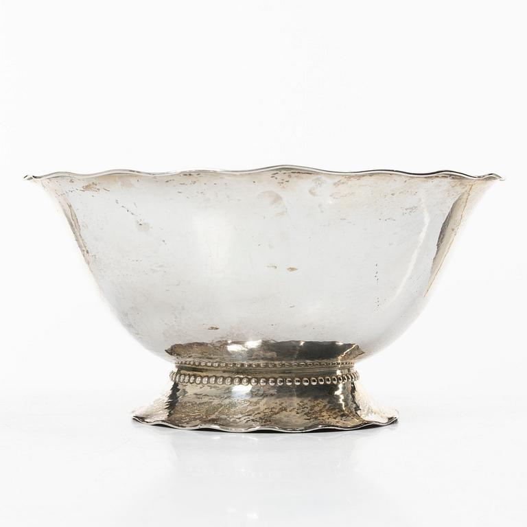 C.G. Hallberg, Skål, silver, Stockholm 1944.