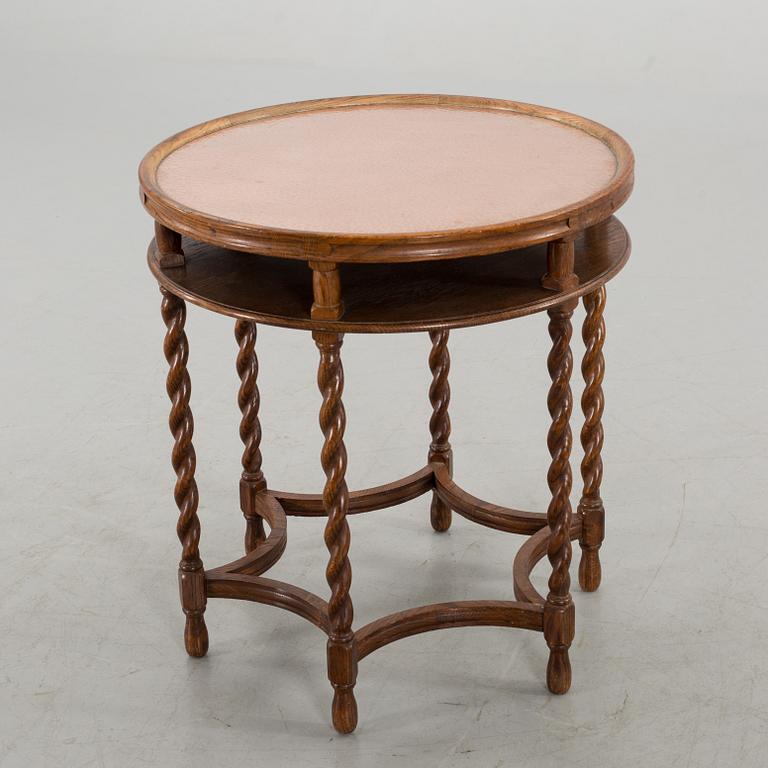 AN OAK TABLE FROM NORDISKA KOMPANIET, 1921.