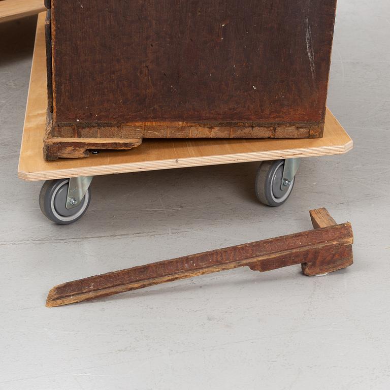 Writing cabinet, 19th century.