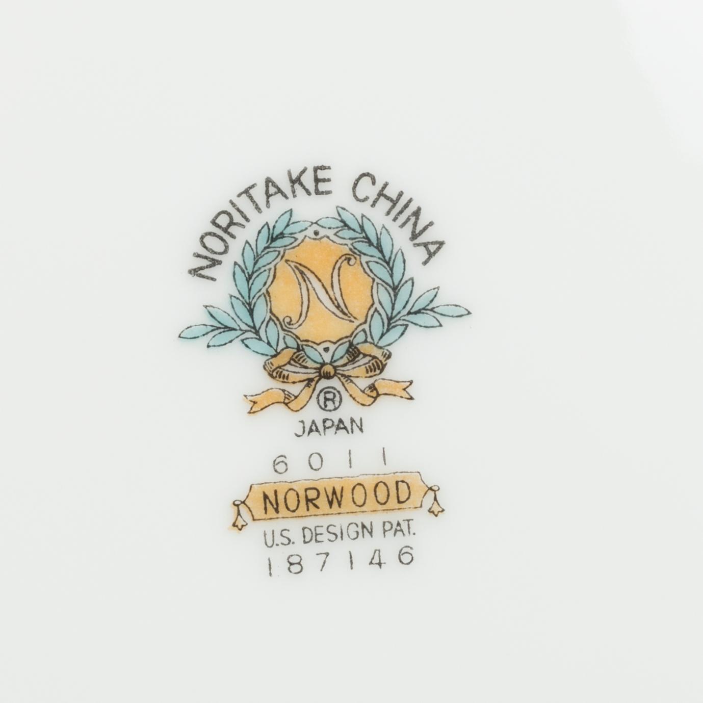 A Japanese Noritake 78 pcs dinner set, mid 1900's.